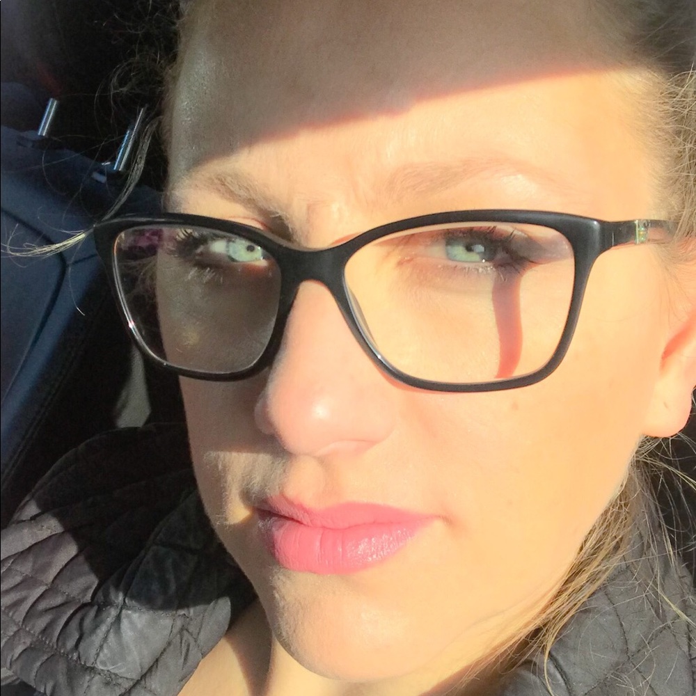 Meet your Posher, Albana
